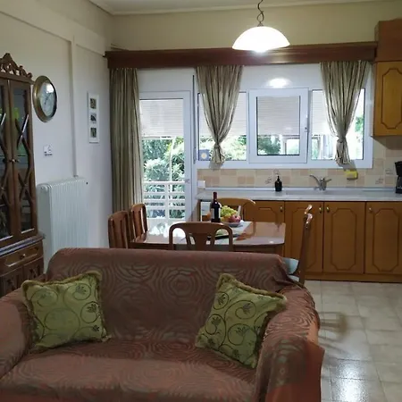 Apartament Nikos, Old